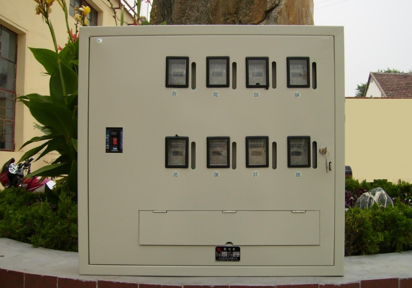 室外防爆配電箱裝為什么要加裝防雨罩？