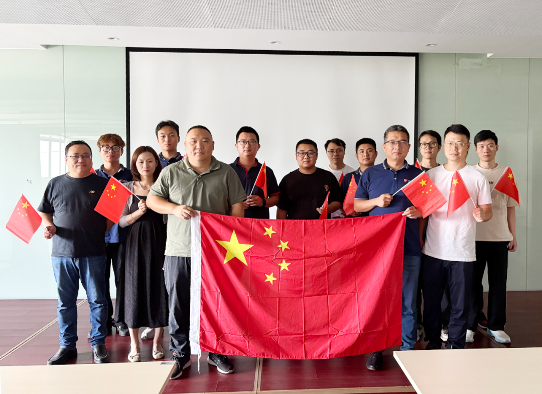 愿以吾輩之青春 捍衛(wèi)盛世之中華 | 江蘇北人組織觀(guān)看九三閱兵儀式 愿以吾輩之青春 捍衛(wèi)盛世之中華 | 江蘇北人組織觀(guān)看九三閱兵儀式